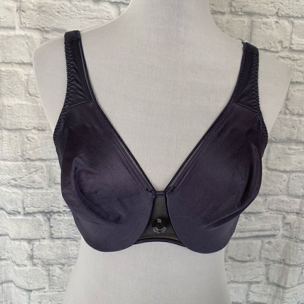 Olga women 38D satin front underwire bra w/3 hook closure and floral lace back
